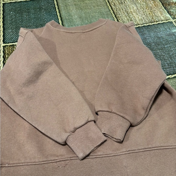 Zara No label on the neckSnoopy Graphic Sweatshirt Itās cute ā¤ļøš¤size aprox 5/6 - Picture 4 of 10